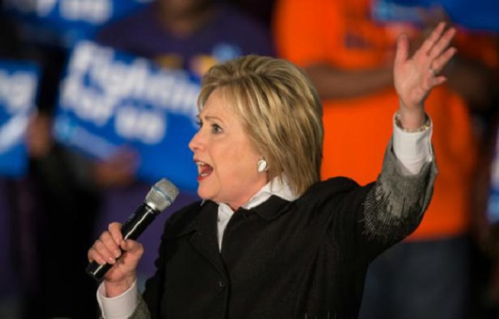 Etats-Unis: jour de primaires, Trump et Clinton favoris